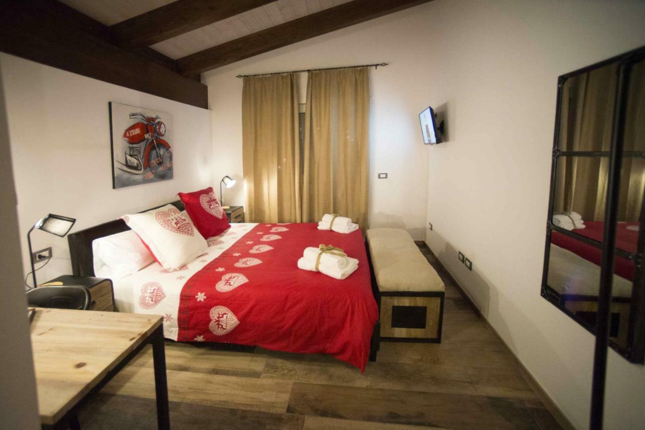 Cristiano Hotel Cosenza Buitenkant foto